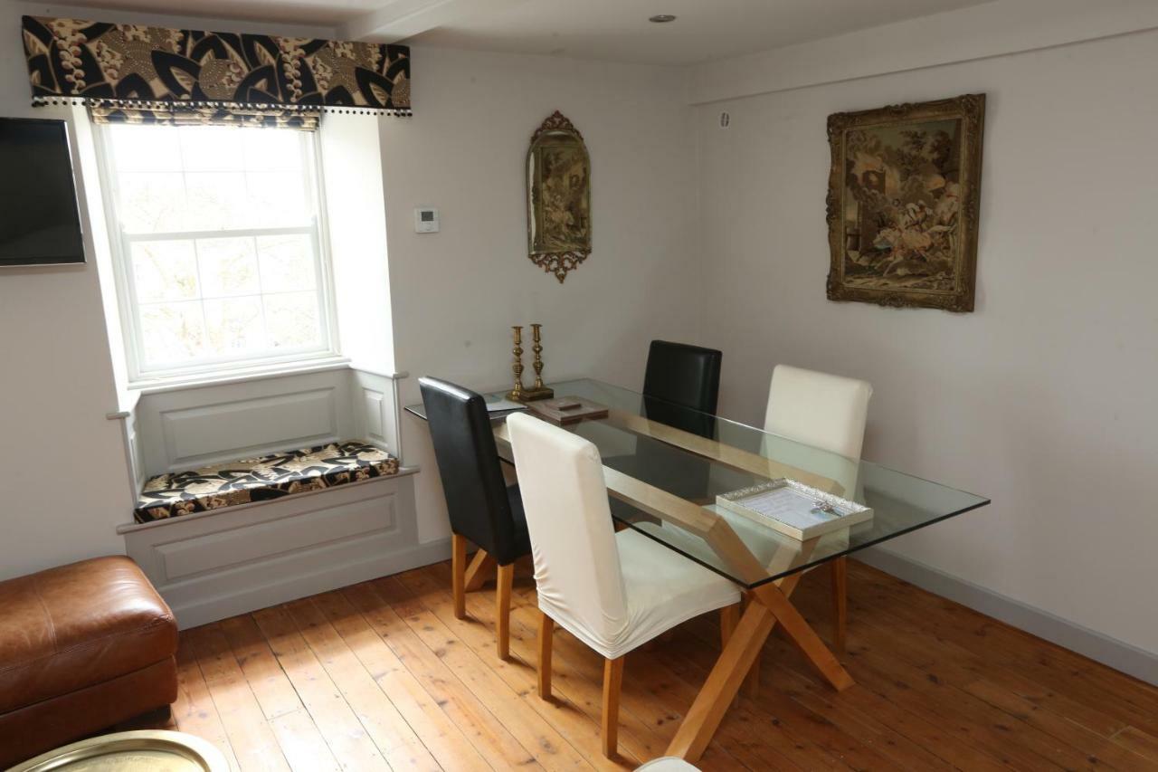 Monmouth House Apartments, Lyme Regis Old Town, Dog Friendly, Parking Exterior foto
